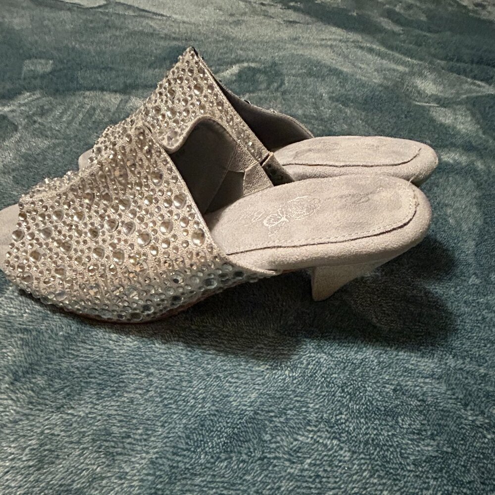 Joan Boyce Encruste Silver Rhinestone Shoes Size 9.5M. NWOB